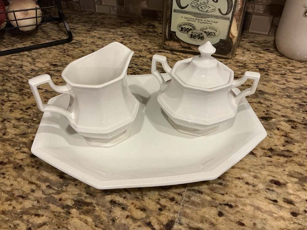 Johnson Bros Heritage Ironstone Creamer and Sugar Bowl Set with Tray
